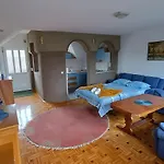 Διαμέρισμα Urban Oasis In