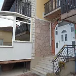 Urban Oasis In Διαμέρισμα