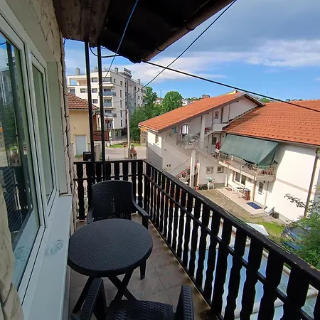 Urban Oasis In * 察津