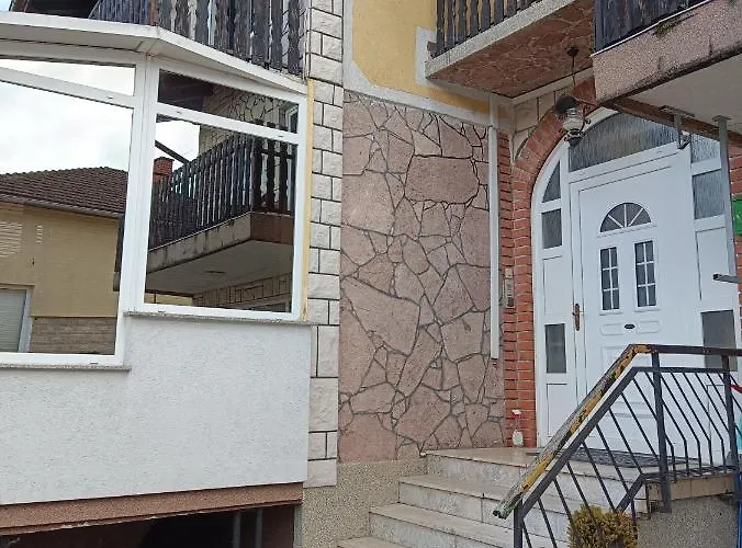 Urban Oasis In Lägenhet